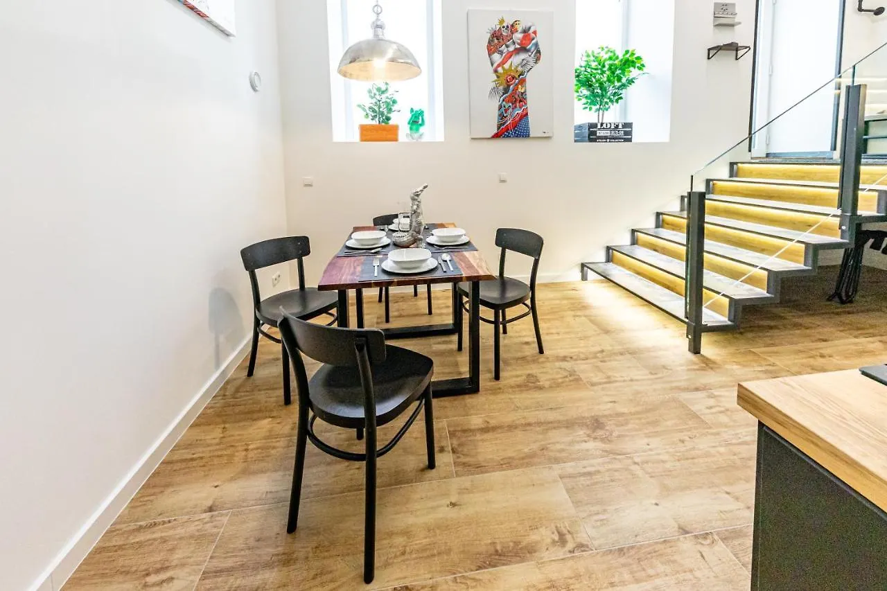 Stilvolles Trendiges Loft In Toller Lage, 