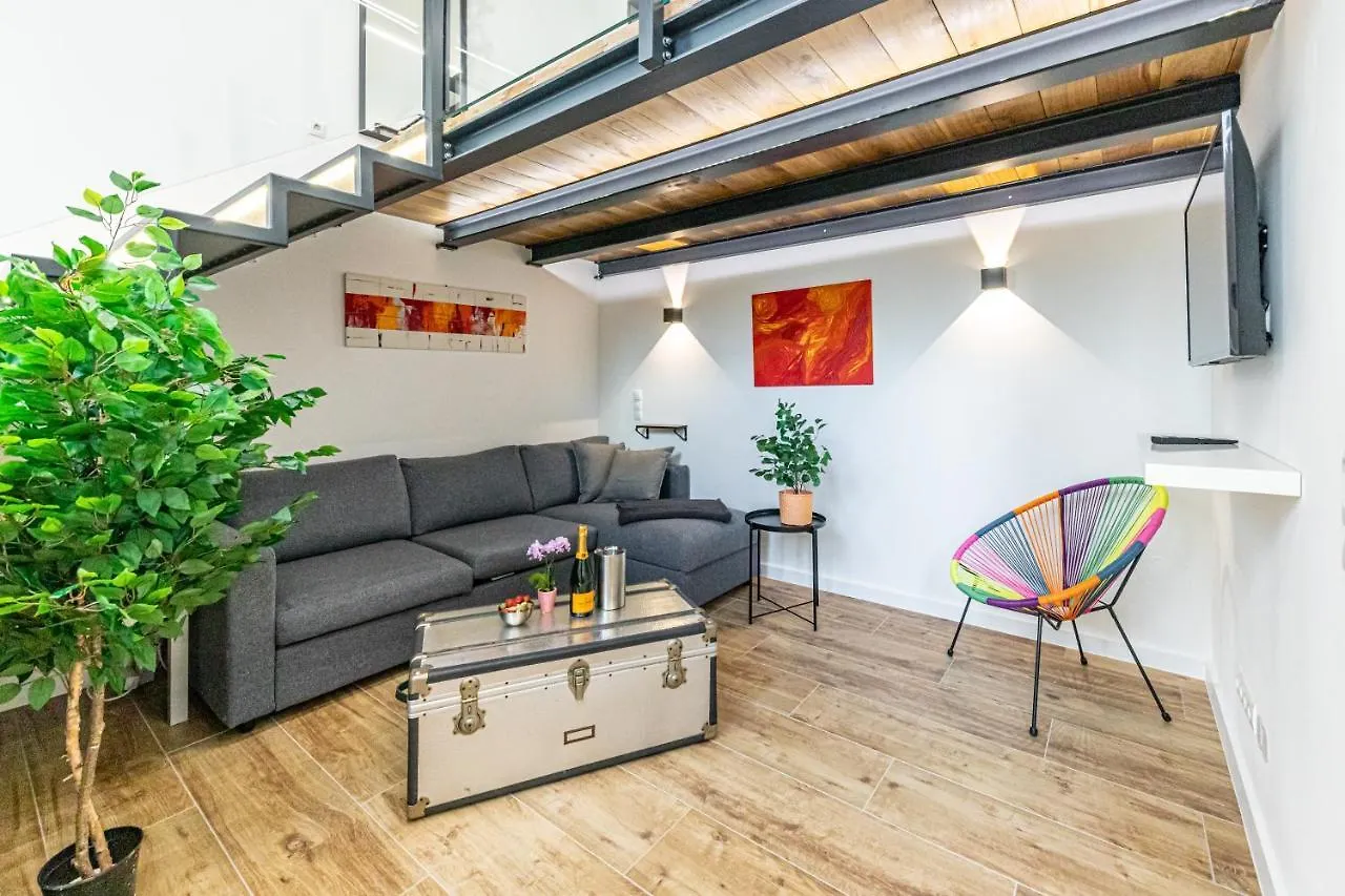 Stilvolles Trendiges Loft In Toller Lage, 
